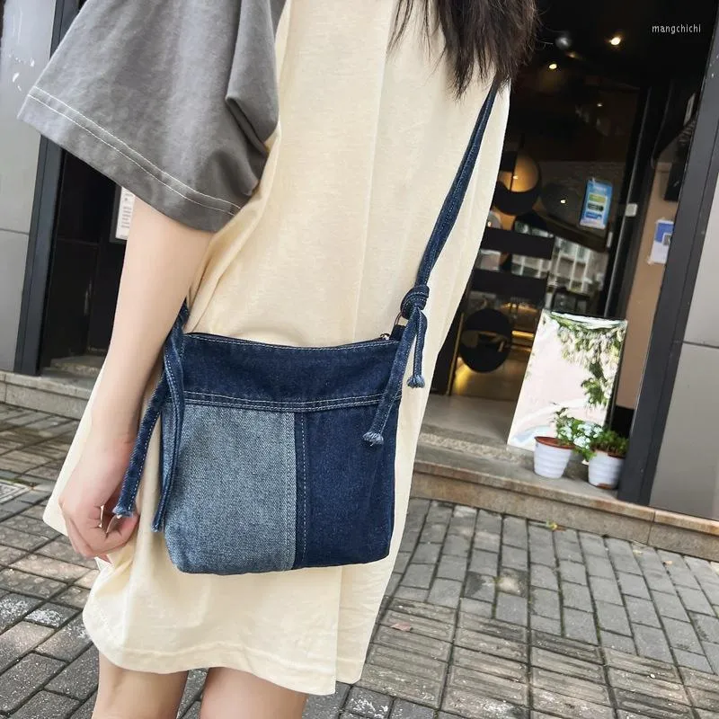 Sacs de soirée Femelles Feme 90 Fashion Y2K Patchwork Denim Small Size Téléphone Sac à écharpe 2023 Jeans élégant Square Pocket Pouch Crossbody