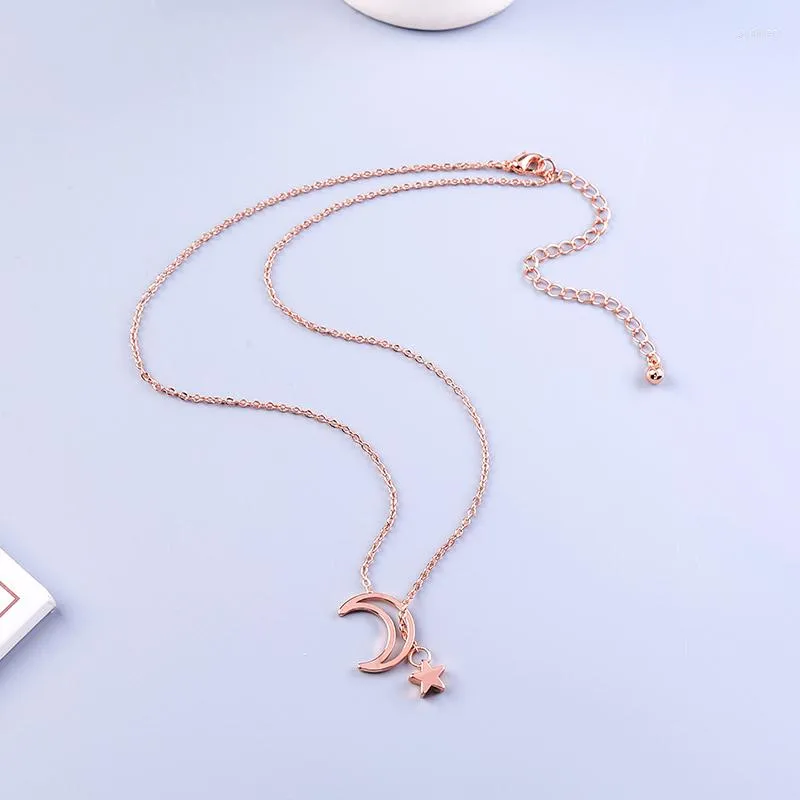 Pendentif Colliers BALANBIU Design spécial Nested Rose Gold Couleur Laiton Moon Star Collier pour femmes 2023 Bijoux de mode en gros