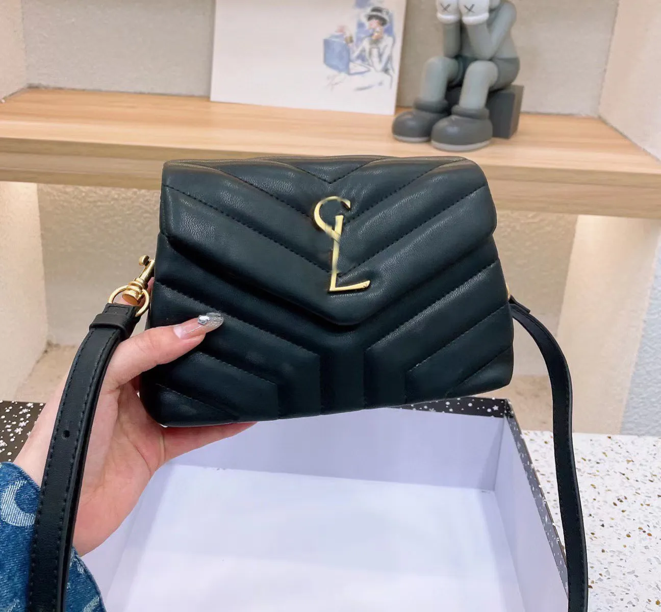 حقيبة كتف Luxurys Designers Y جودة عالية حقائب اليد 2023 حريمي Crossbody محافظ للسيدات مطبوعة موضة مخلب كلاسيكي سلسلة حقائب ساعي البريد مع شعار