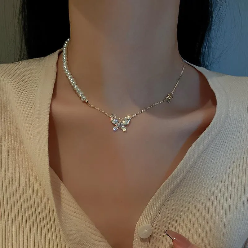 Hänge halsband koreansk modefjärilhalsband för kvinnor guldpläterad pärla vintage choker lyx smycken tillbehör gåvapendant