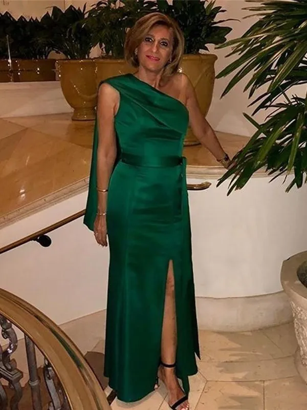 Abiti casual Elegante Abito da cerimonia nuziale verde scuro Raso increspato Monospalla Senza maniche Lunghezza al pavimento Madre della sposa 230221