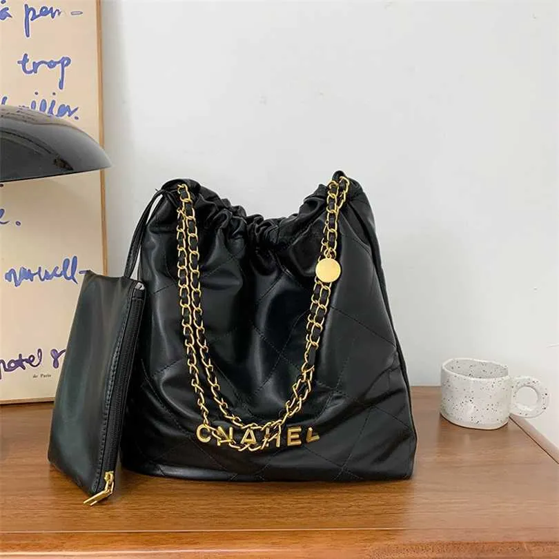 20% OFF handbag 2023 handbag fashionable new bag Lingge Chain One shoulder Xiangnan Shopping Garbage Capacity Bag