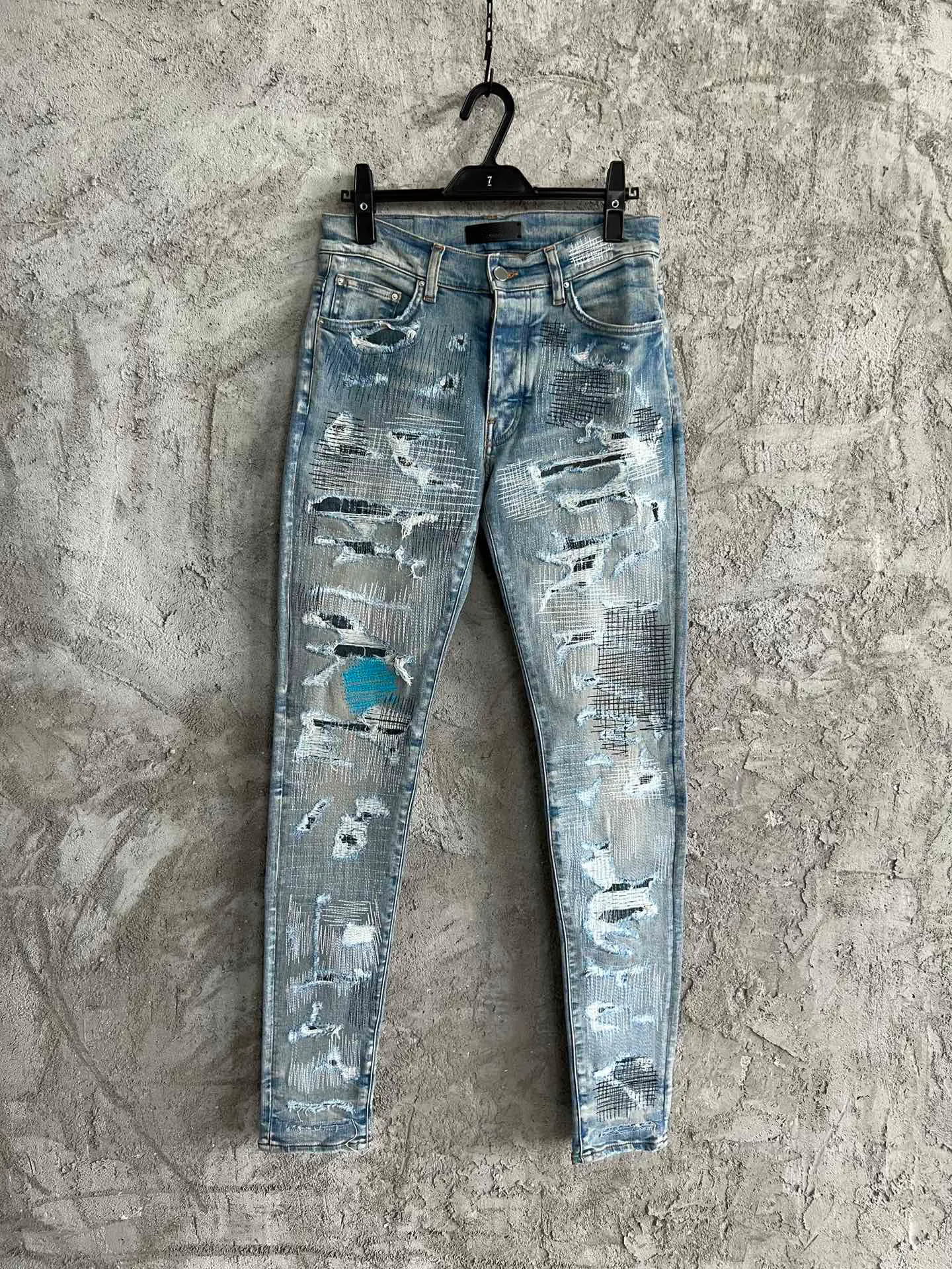 Бренд Highend Luxury Mens Jeans Fashion Вышивая вышиваемая отверстие дизайн ремесленного дизайна.