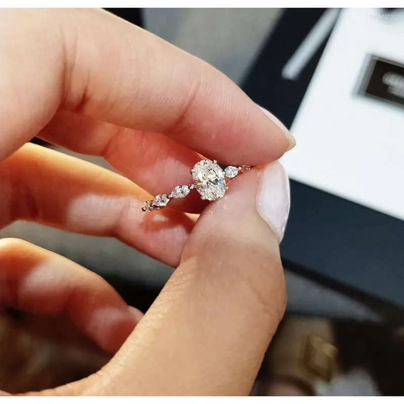 Pierścionki ślubne pierścionki ślubne moda czysta gliska pierścień wkładka wkład ge kształt carierr pierścień owalny genialny krój symulacja moissanitu miłośnicy zaręczyn zaręczynowa drobna biżuteria