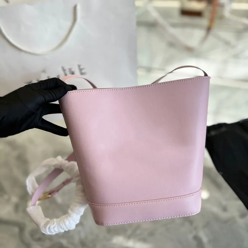 2023 New Women Shoulder Bags 이른 봄에 새로운 기성산 버킷 백 버킷 가방 유명한 고급 디자이너 고용량 크기 22*26cm