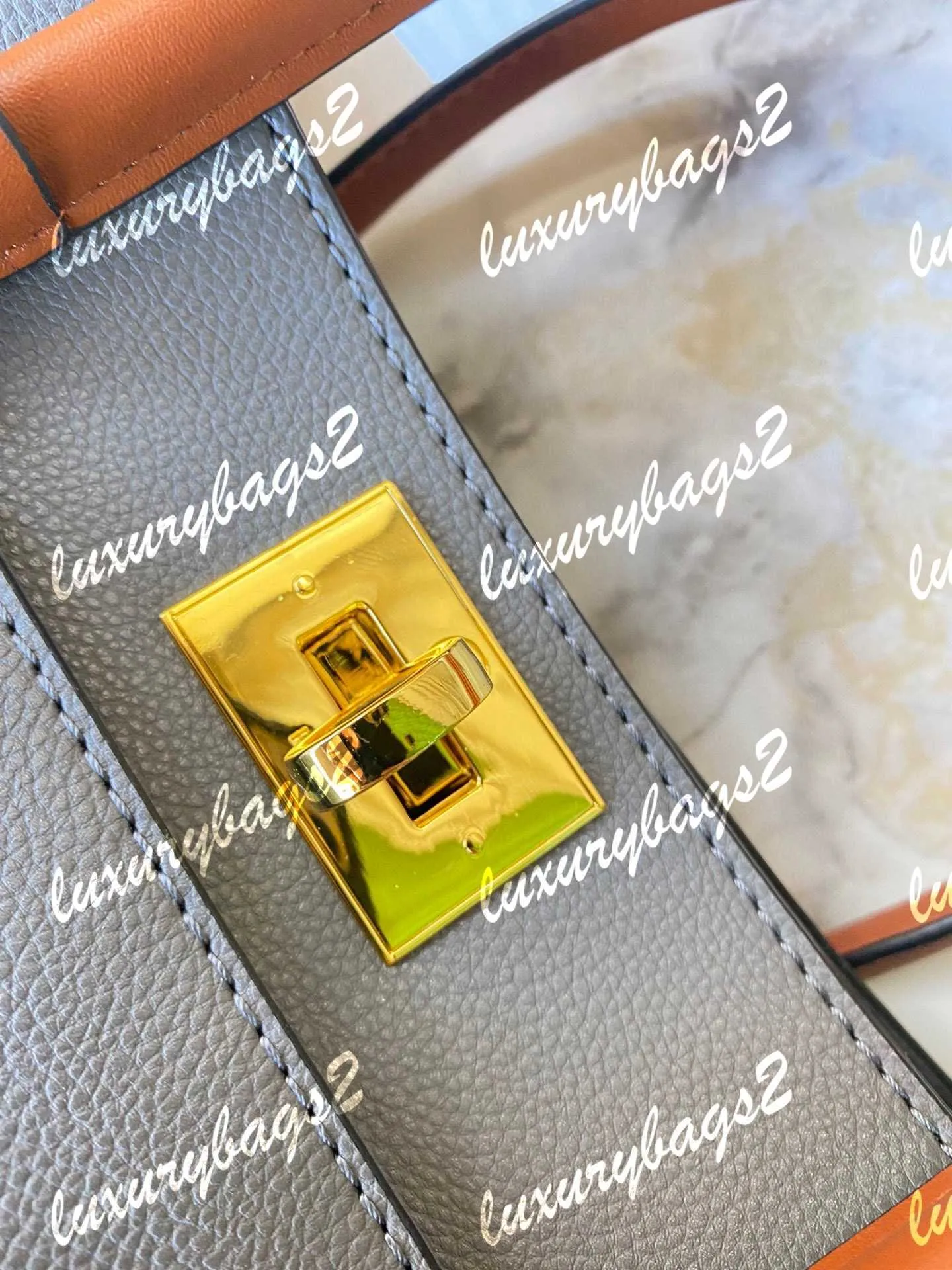 On My Side Umhängetaschen Luxurys Designer Umhängetasche M53825 Handtaschen aus echtem Leder 9 Farben Damen Geldbörsen 30,5 cm Totes Clutch Bag Braune Handtasche