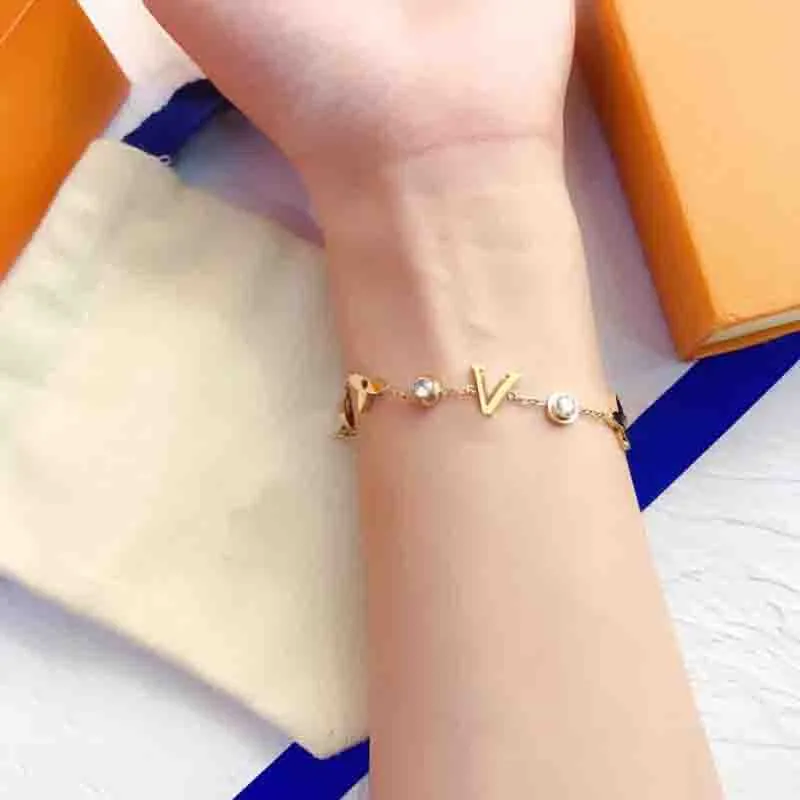 Bransoletka dla kobiet projektant biżuterii Bransolety Bracelety złoty łańcuch kryształ luksusowy litery z diamentami akcesoria panie g2302223f