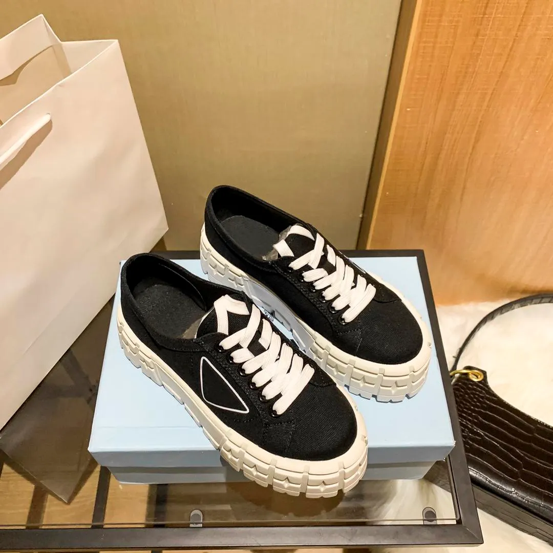 Med Box Prad Women Rubber Platform Casual Shoes Fashion Motocross Däck Sole Double Wheel Nylon Gabardine Sneakers Canvas Shoe Tria RN 9699