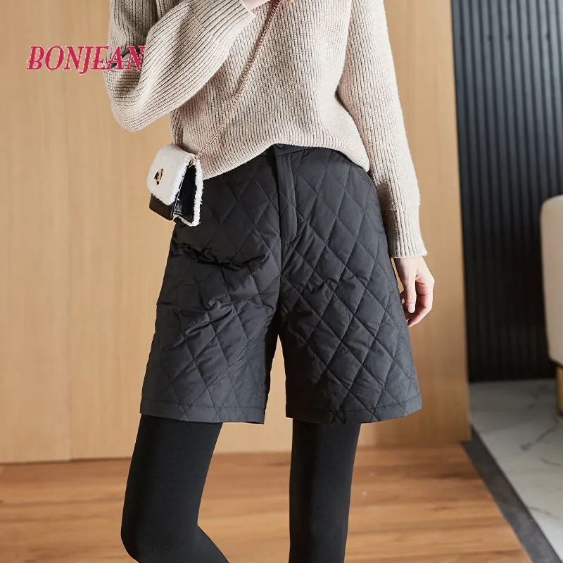 Pantaloncini da donna versione coreana termica per donna in autunno e inverno pantaloni casual a gamba larga ispessiti 230222