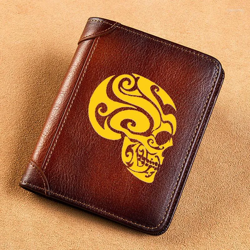 محافظ عالية الجودة من الجلد الأصلي الرجال الكلاسيكية Golden Golden Skull Punk Style حامل بطاقة قصيرة محفظة Trifold Men's Wallet BK3837