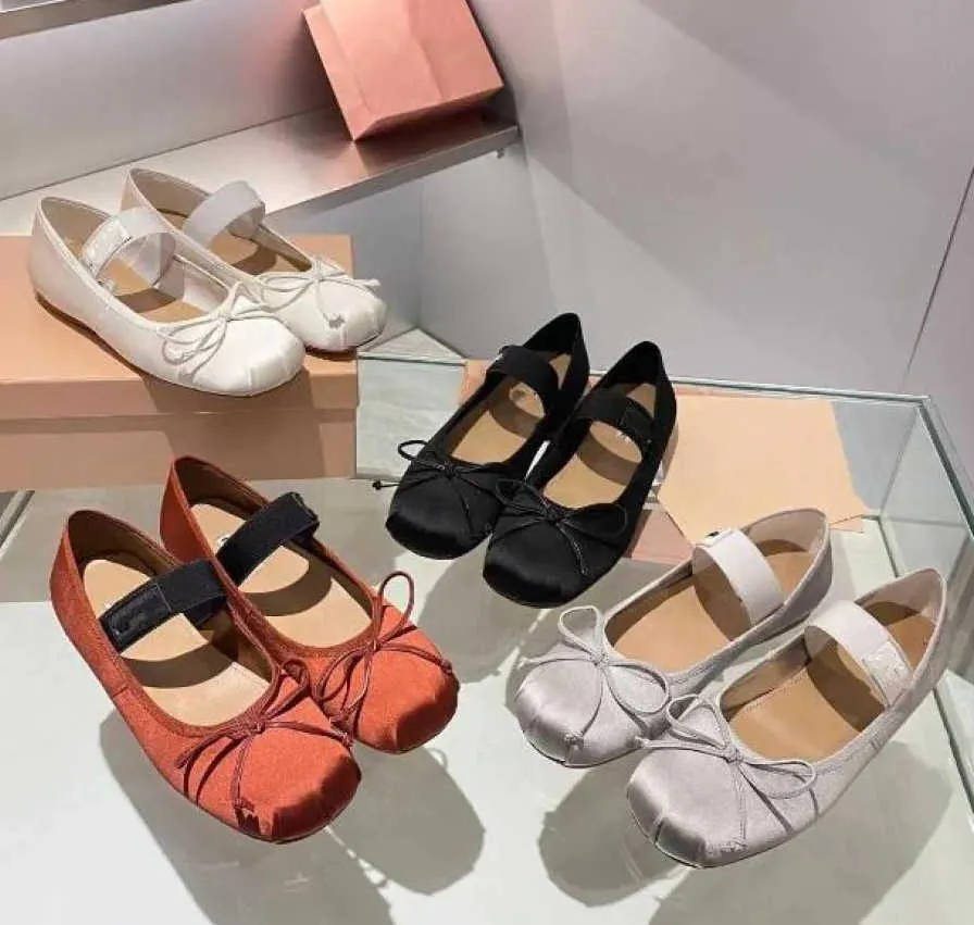 MIUI ballerinas élastique luxe STRAP STRAP BALLETS FLATES CASSOIRES FEMMES BOW SATIN COFFFRIT FLAT BOOD DANDES LADES GIRLES HOLIDAY STOUR MARY JANE