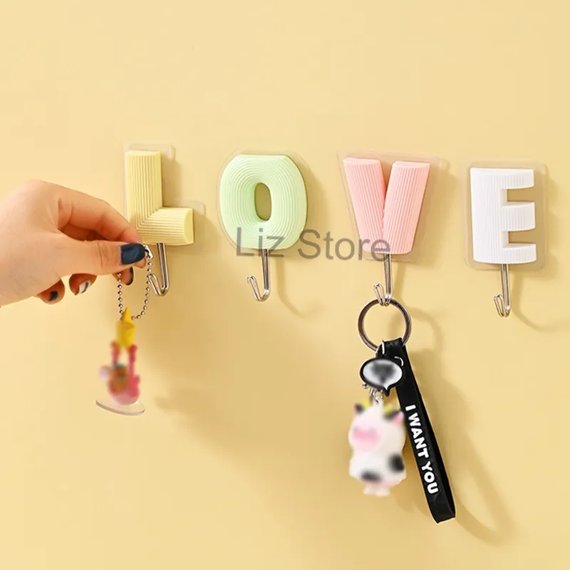 Plastic liefde -vormige hanger haken handdoek sleutelhanger hoed hangers Engelse letter muur gemonteerde haak deur rek decoratie sleutelhouder th0683