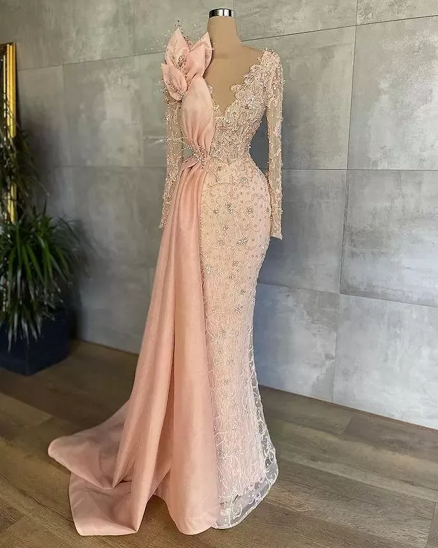 2023 Pink Sexy Mermaid Evening Dresses Wear V Neck Illusion Long Sleeves Lace Appliques Crystal Beaded Flowers Formal Party Prom Gowns Custom Floor Length