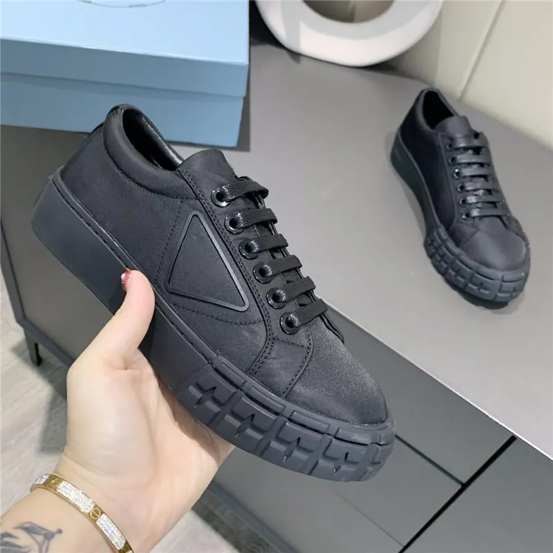 Designer Re-nylon Casual Shoes Women Wheel Cassetta Flat Sneakers High Top Fabric Runner Trainers Low-top Canvas Shoe Gabardine With Box