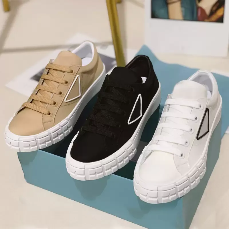 Med Box Prad Designer Shoes Travel Flat Trainers Black Women Lace-Up Casual Sports 100% Bright Lacquer Leather Sneaker White Thick Botto TQ 3599