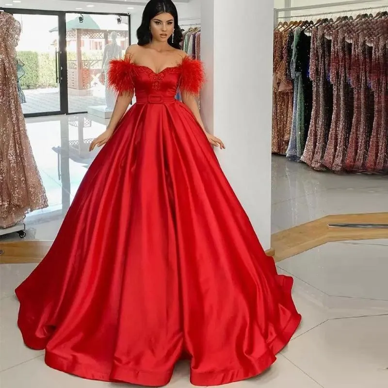 Party Dresses Arabic Dubai Red Satin Prom Dress Feather Off Shoulder Women Night Evening Gowns Pleats Ruffles Customized Robe De SoireeParty