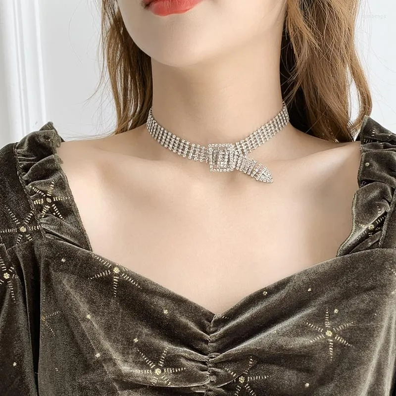 Choker Fashion Full Rhinestone Halsband för kvinnor Bijoux Shiny Silver Gold Color Button Statement smyckespresent