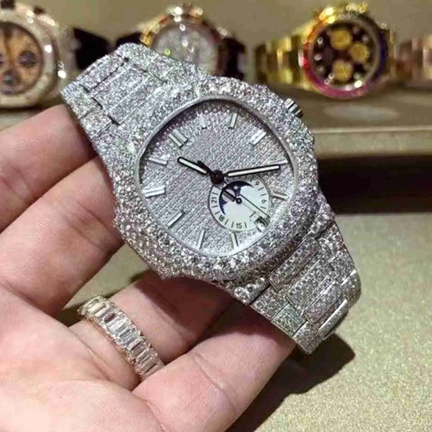 腕時計豪華なカスタムブリングアイスアウトウォッチホワイトゴールドメッキモイスアニートダイヤモンドウォッチ5A高品質の複製機械96x7