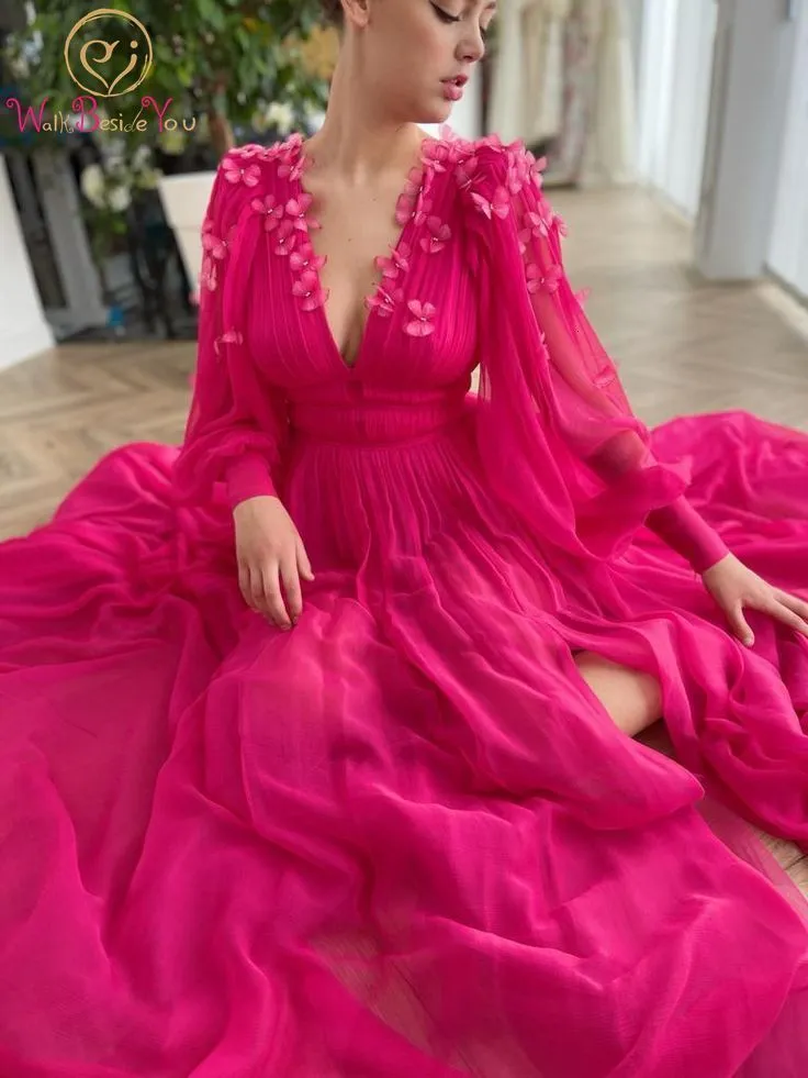 Partykleider Rosa Abendkleid mit Blumenmuster, Chiffon, geschwollene volle Ärmel, V-Ausschnitt, Falten, hoher Schlitz, Abendkleid für Damen, maßgeschneidert 230222