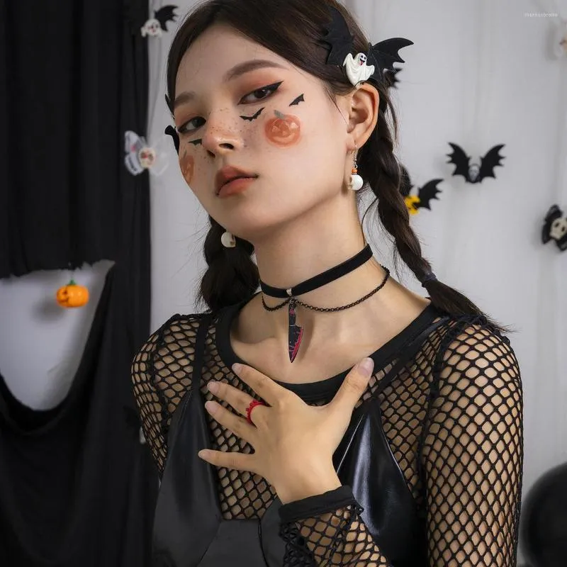 Cheker Flannel Chain Plástico tinta spray Chofocker com gira na ponta do sangue Colar de halloween colar gótico V Gothic V