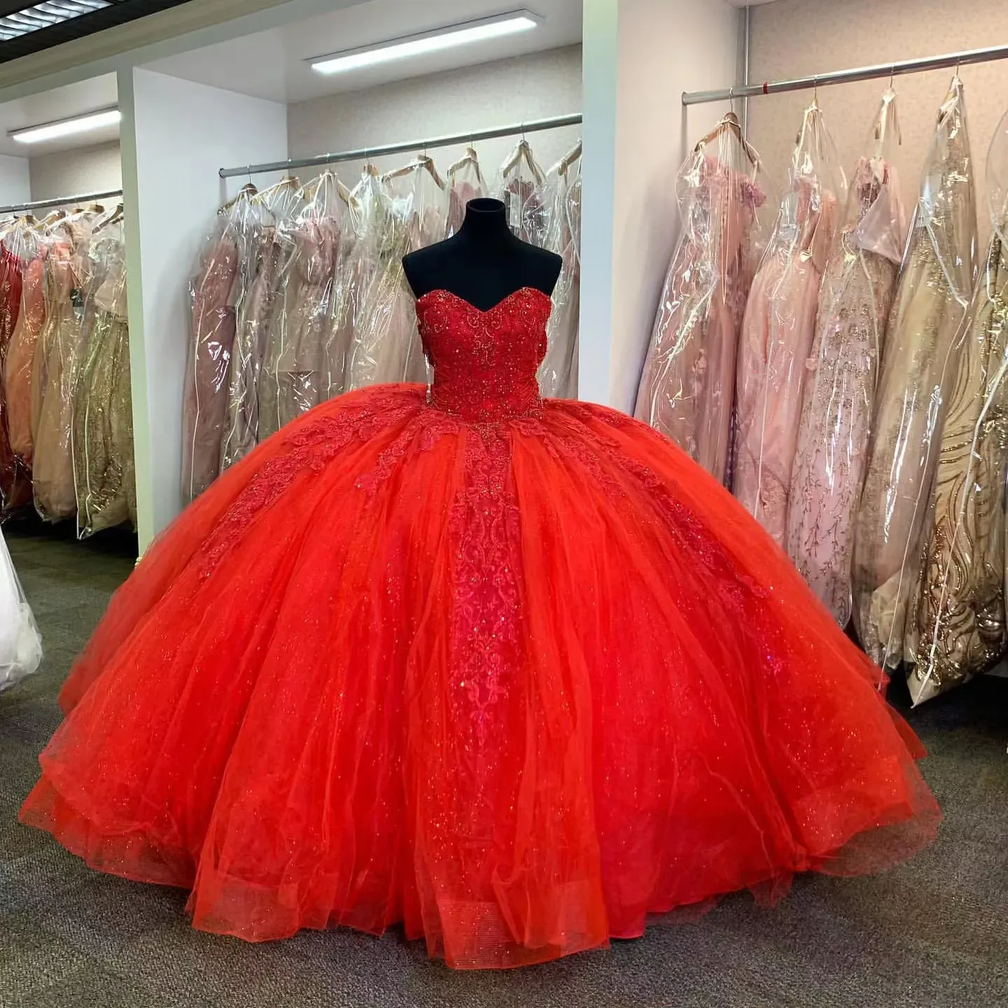 2023 Red Quinceanera -jurken kralen Lace Applique Sweetheart halslijn op maat gemaakt zoet 15 16 prinses Pageant baljurk Vestidos