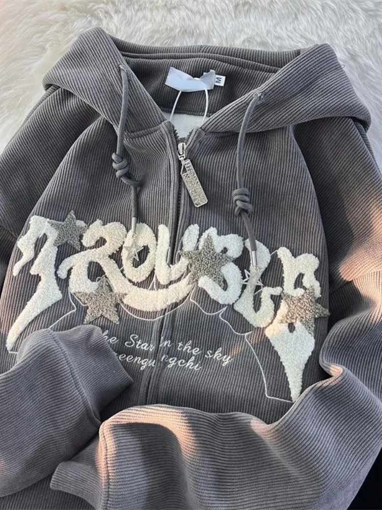 Kvinnors hoodies tröjor byxor broderade blixtlås Kardigankläder Autumn och vinter retro hoodie plysch tjock tröja Löst drapera lata topp kvinnor 230223