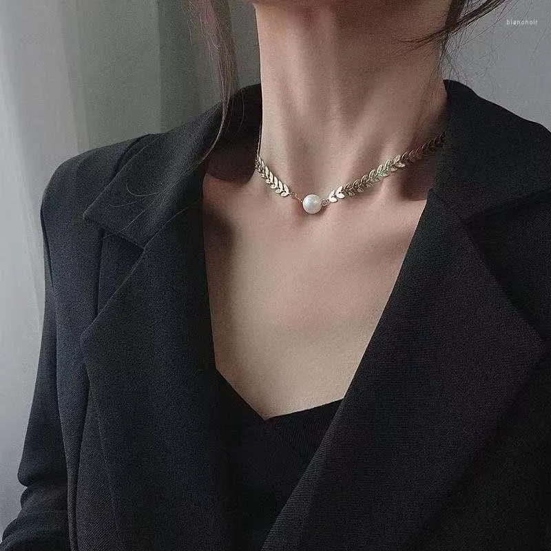 Chains Hip Hop Personality Tide Pearl Leaf Necklace Clavicle Chain Choker Temperament Design Collars For Women