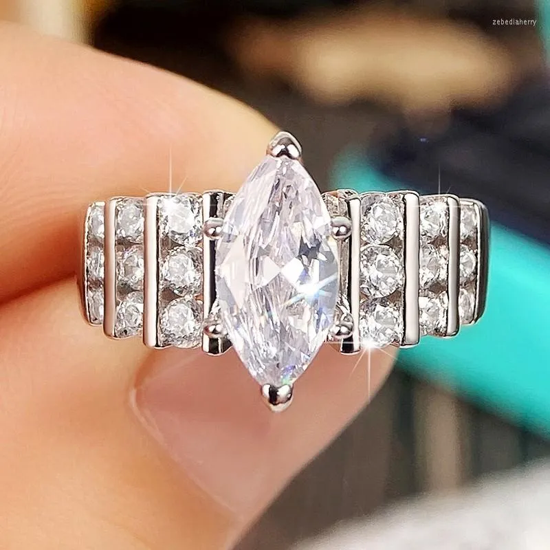 Hochzeit Ringe Huitan Temperament Kristall Marquise Zirkonia Verlobungsbänder Zubehör Für Frauen Luxus Schmuck Großhandel