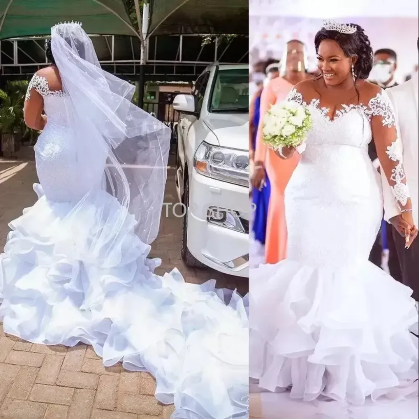 ヴィンテージのマーメイドウェディングドレス、宝石首の錯覚レース  