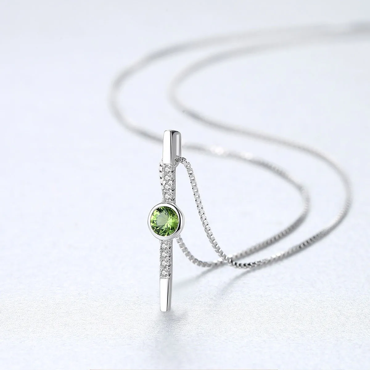 Europeisk stil Olive Green Gemstones925 Silver Pendant Necklace Minimalist Design Micro-Set Zircon Women Box Chain Halsbandsmycken Tillbehör