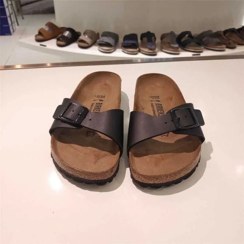 Lyxiga tofflor designer Birkinstocks Sandaler Tyskland Boken tofflor Madrid Boken Women's Shoes Cork Sandals Beach Shoes