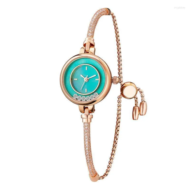 Wristwatches Female Bracelet Watch Small Green Quart Luxury Fashion Diamond Temperament Retractable Chain Simple InsWristwatches Iris22