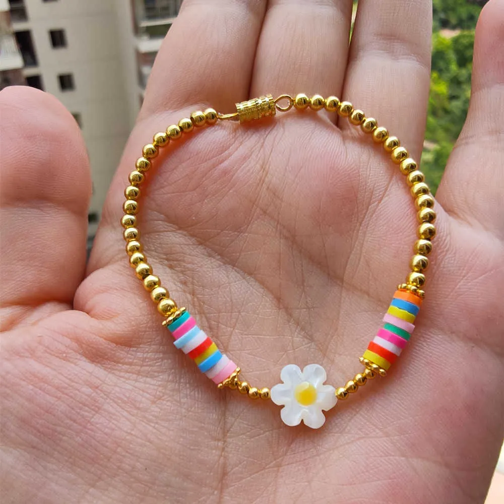 Cadena de enlaces /lote NUEVO Llegada Pulsera de flores de margarita de perla natural Llegada Mujeres Costilla clásica con cuentas de oro Joya Joya Regalo G230222