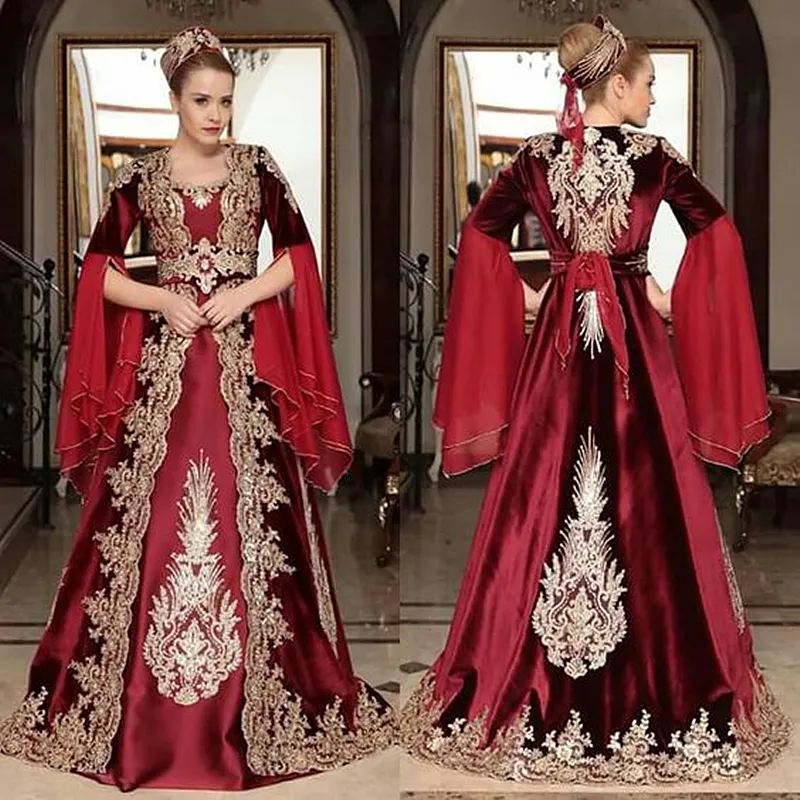 Elegante Arabische Marokkaanse Kaftan Avondjurken Bell Lange mouwen Goudpatroon Koer Applique A-lijn vloerlengte Bourgundy Caftan Dubai formele gelegenheid prom jurk