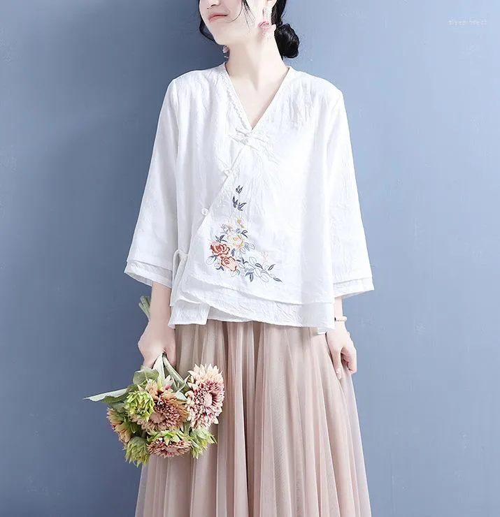 Kvinnors blusar 2023 Autumn Chinese Style Thin Vintage Shirts Woman Nine Quarter Sleeve Floral Brodery Cotton Linen Tops