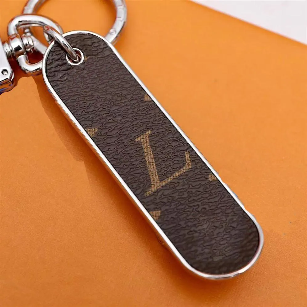 Designers keychains Luxurys keychain solid color letters keychain fashion casual classic key chain Gift Skateboard trendykeychain 2 col2393