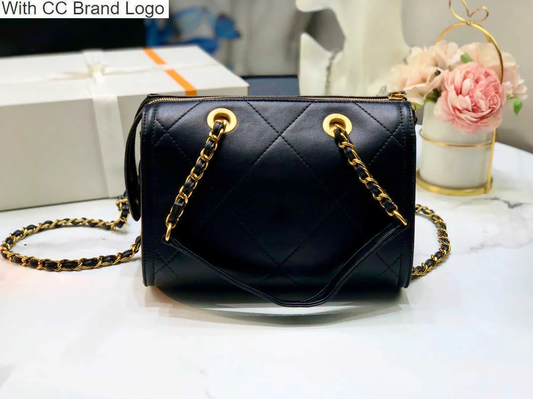 CC Cross Body Leather Winter 2022 Chain bags Stylish luxury bag Designer shoulder bag Zipper wallet bowling Metal buckle at the side Black