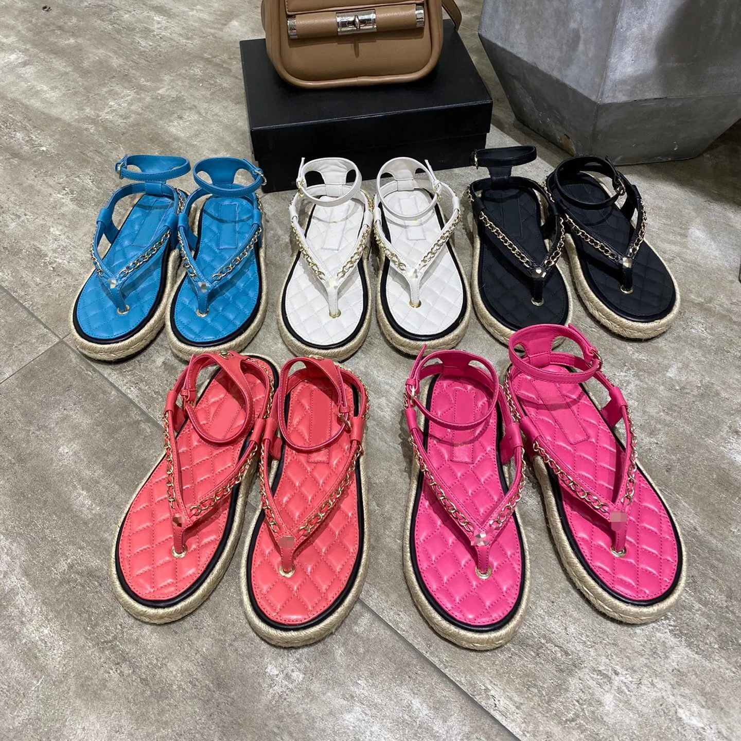 Zomer nieuwe lederen schapenvacht clip-teen sandalen luxe merk vrouwen open-teen gesp buckle metal hoge hakken flip flop vrouwelijke mode all-match strand schoenen