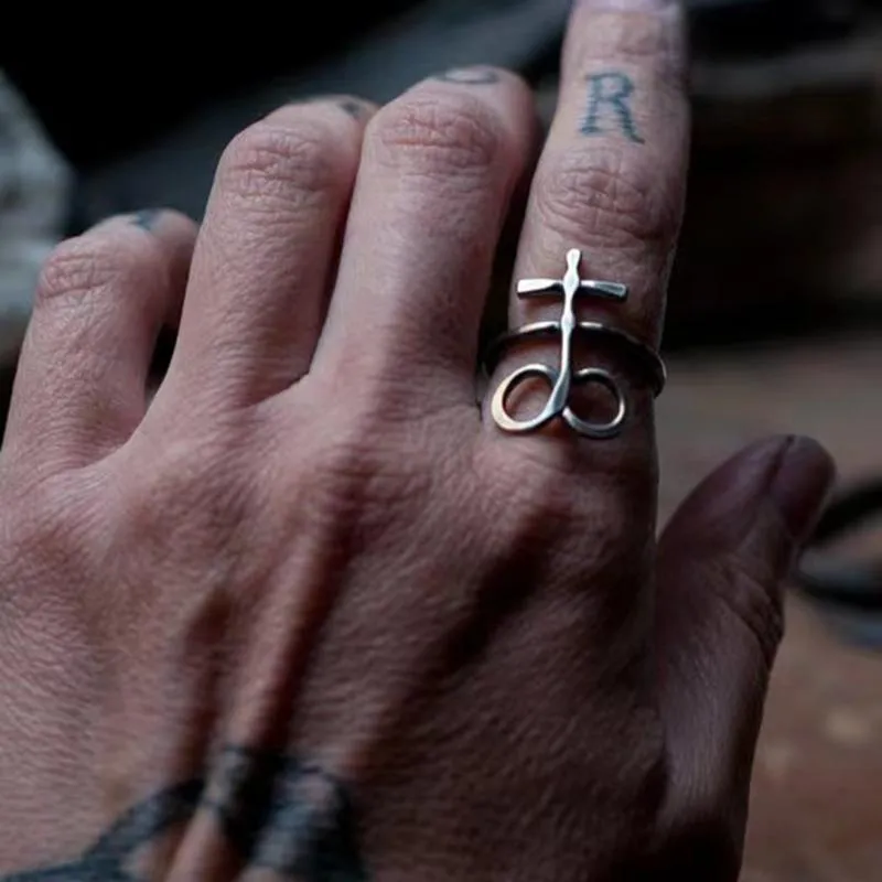 Klusterringar satanisk brimstone cross djävul lucifer sigil ring symbol män 316 lstainfritt stål US -storlek
