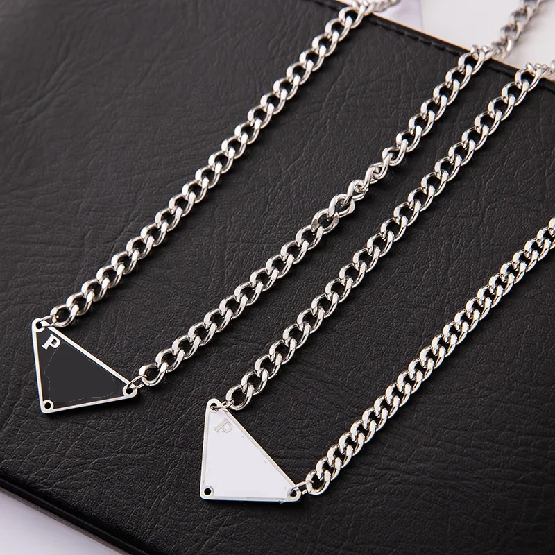 Black White Triangle P-Letter Pendant Necklace Luxury Brand Designer Statement SMycken Titanium Steel Halsband Kedja Kedja Män kvinnor unisex gåva 2Style