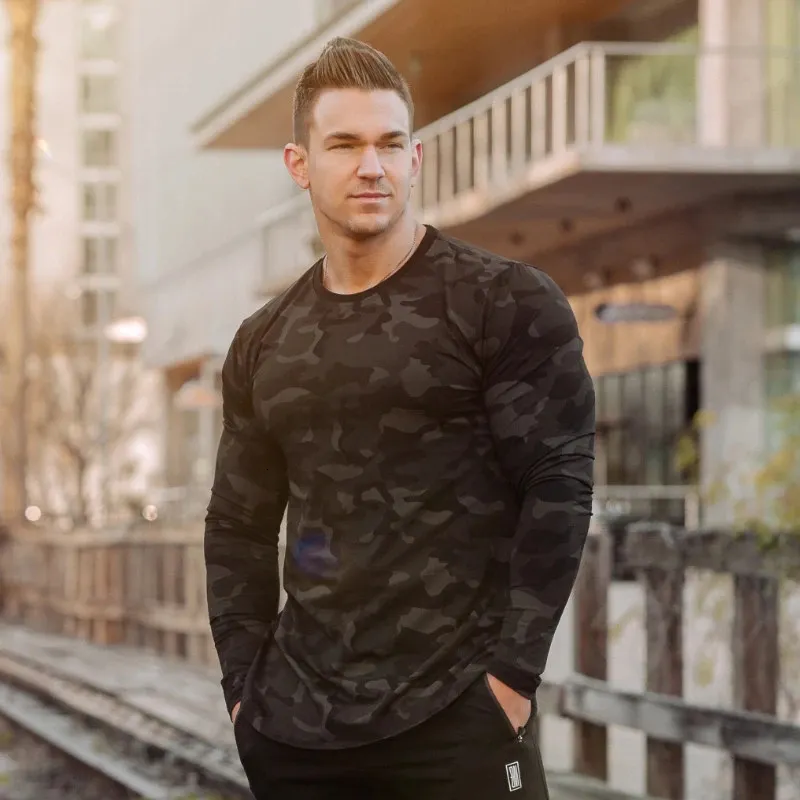 Mens TShirts Casual Long sleeve Cotton camouflage Tshirt Men Gyms Fitness Workout Skinny t shirt Autumn Male Tee Tops Sporty Clothing 230224