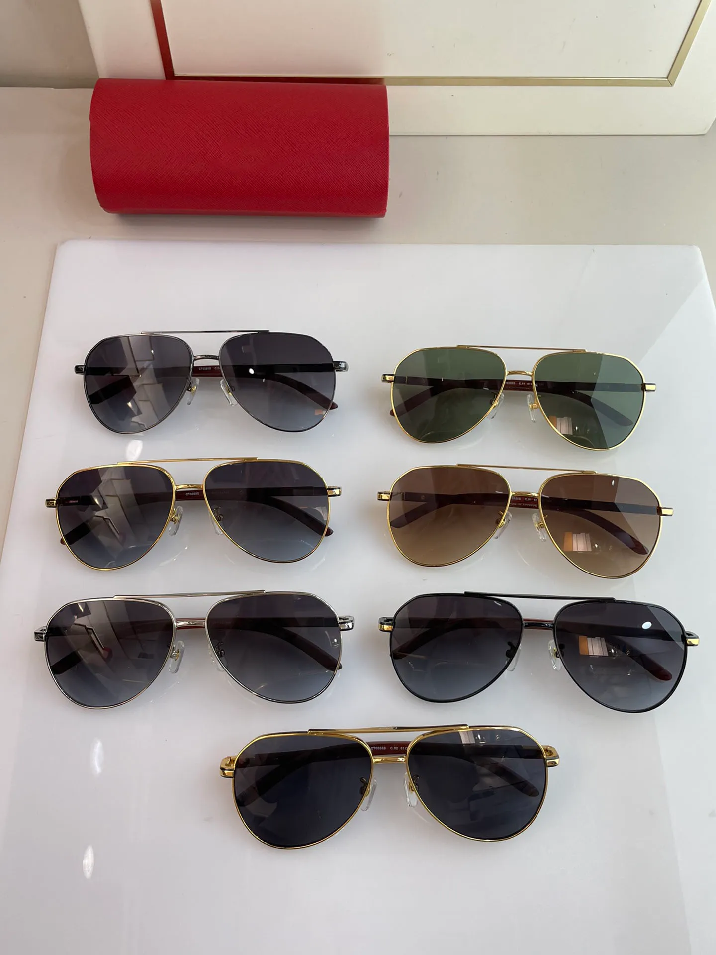 نظارات شمسية للنساء للنساء أحدث الأزياء الأزياء نظارات شمس الرجال Gafas de Sol Glass UV400 مع صندوق مطابقة عشوائي 0355