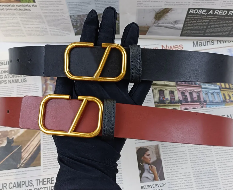 5 colores Cinturones de cuero de lujo para mujeres diseñador Letras con caja Moda mujer Cinturón Bronce Hebilla ancho 3.5 cm Correa Venta al por mayor 2023