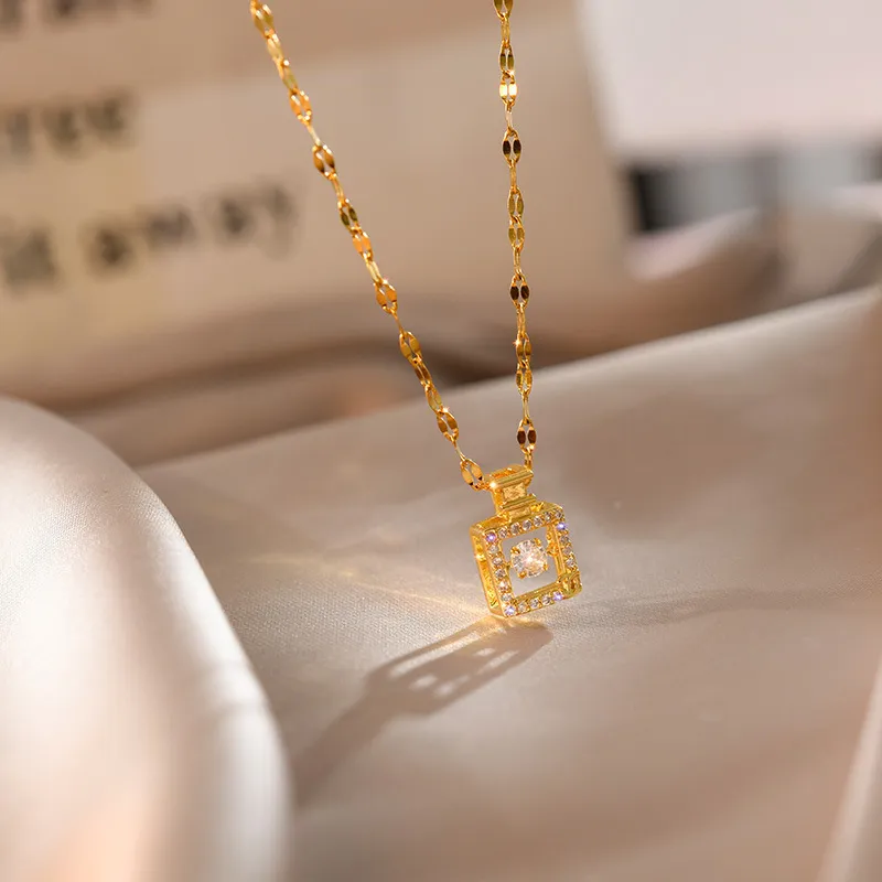 Wholesale Women Designer Necklace Titanium Steel Luxury Style Diamonds Perfume Bottle Love Pendant Fashion Jewelry