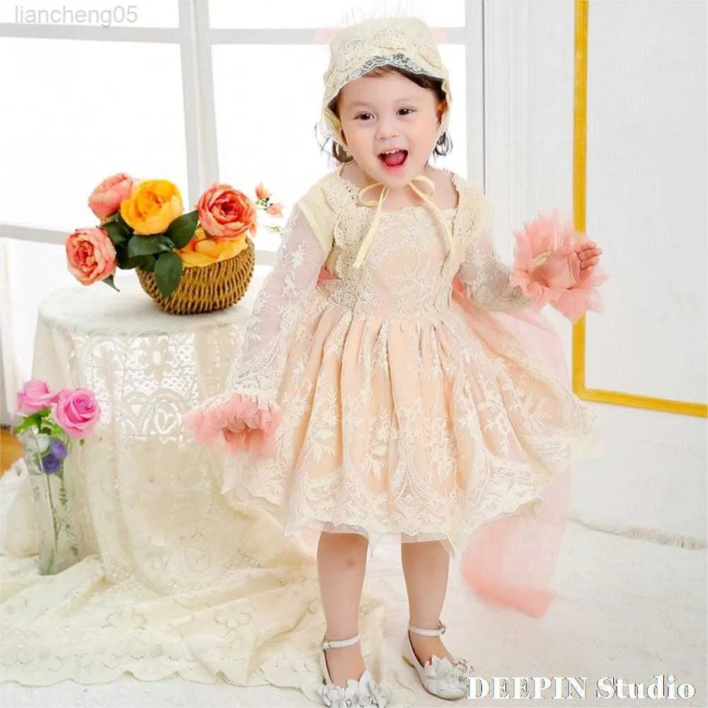 Flickans klänningar 2022 Spring Summer New Spanish Style Lace Dress Kvinnlig Baby Princess Kjol Full Moon One-årig Tutu kjol 3 -PSC Set W0224