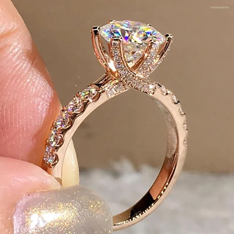 Klusterringar 18K AU750 Rose Gold Women Ring Moissanite Diamonds 1 2 3 4 5 Round Embrace Wedding Party Engagement Anniversary