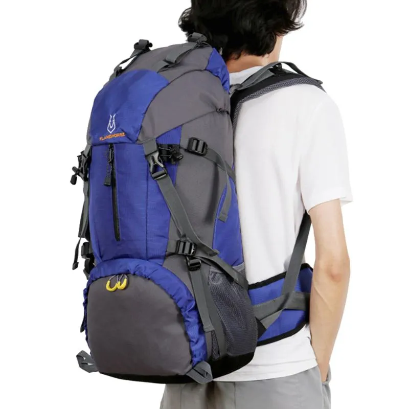 Bolsas ao ar livre 60l Backpack de caminhada à prova d'água Trekking Camping Bag Homem Homem de Mochilas de Montanha da MontA