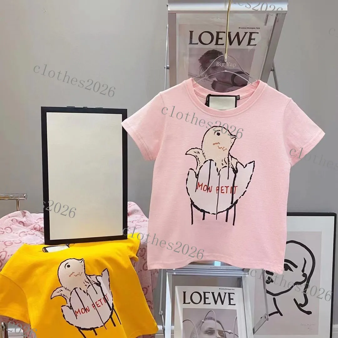Designer infantil T-shirts de algod￣o Childrens menino meninas camiseta curta de mangas curtas Crewneck letra solta impress￣o de tampos de hip hop tees rosa preto branco amarelo vermelho