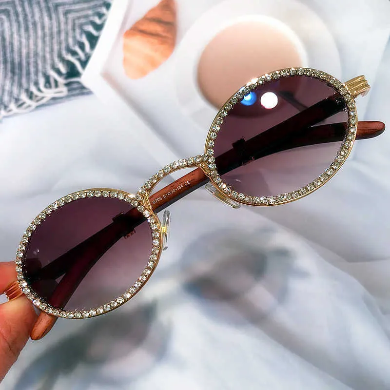 Okulary przeciwsłoneczne Nowa luksusowa marka kryształowe błyszczące okulary przeciwsłoneczne dla mężczyzn vintage małe owalne drewniane nogi Hip Hop Rhinestone Sun Słońce Kobiety okrągłe odcienie G230223