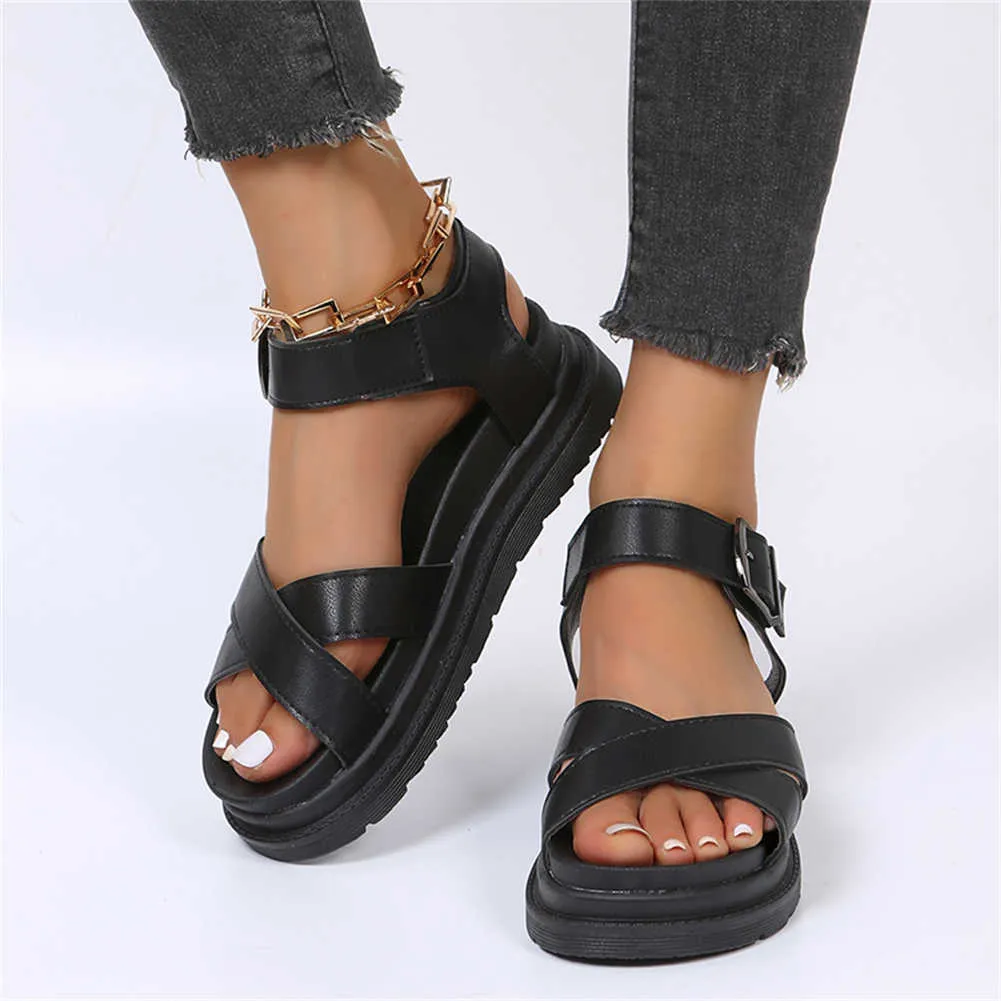 Sandaler Bonjomarisa Märkesdesign Öppen Toe Platform Chunky Heel Punk Leisure Women's Sandals Casual Buckle Black White Trendy Shoes Woman Z0224